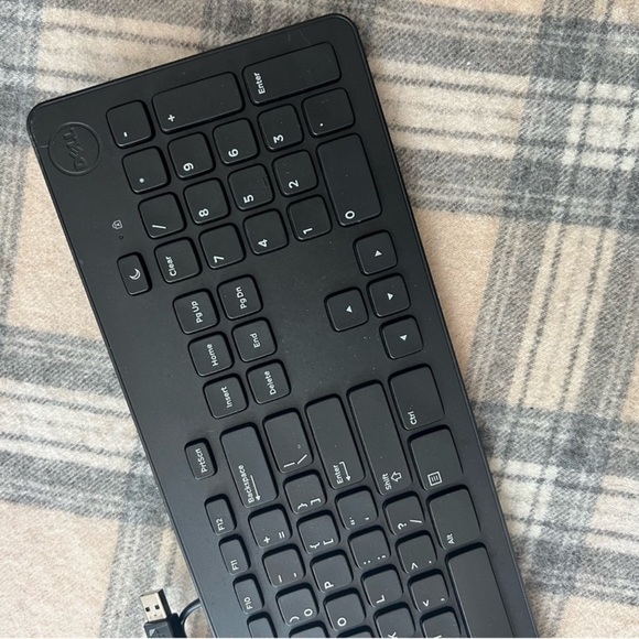 Lenovo SK8821 Wires Essential Keyboard - Picture 10 of 10